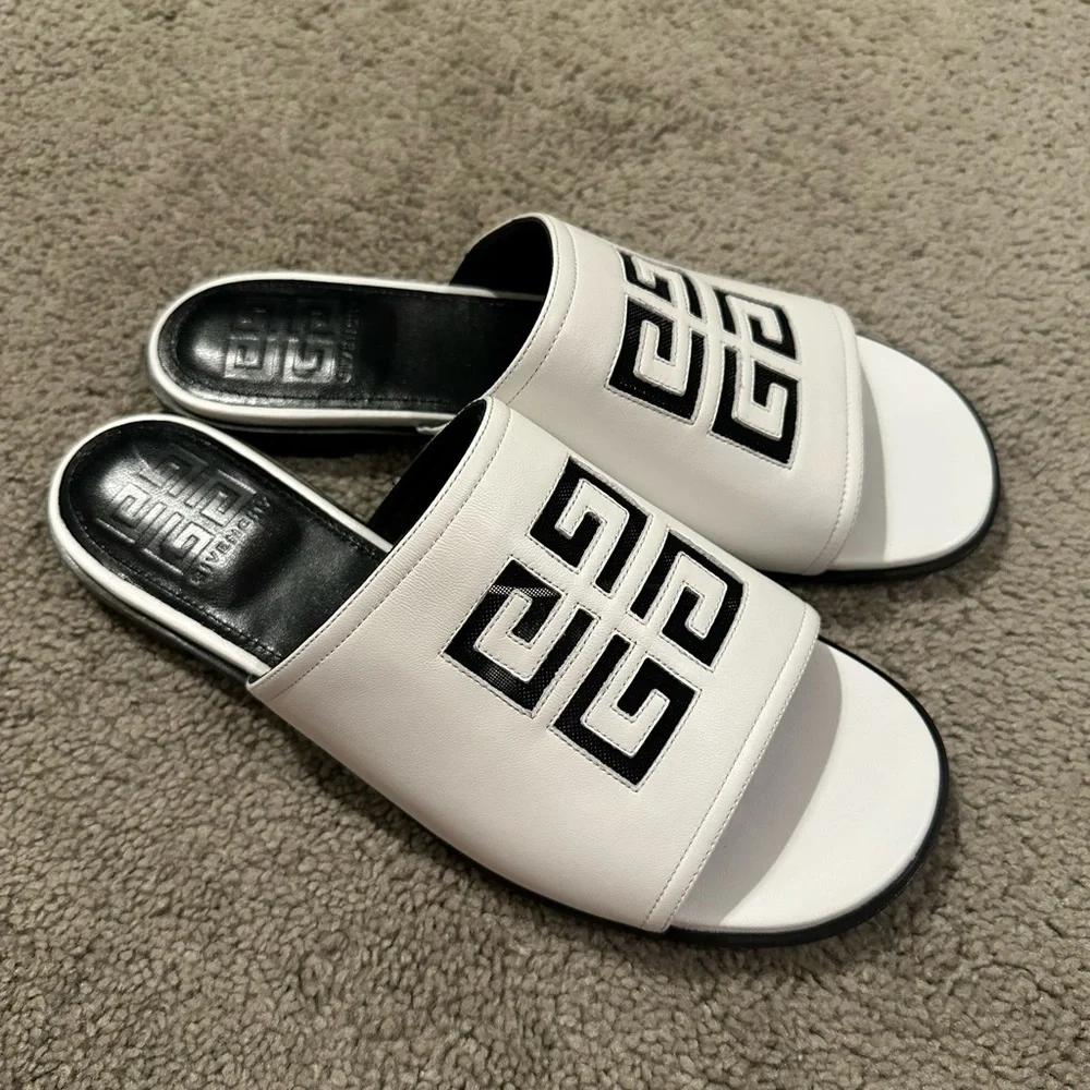 Givenchy White 4G Flat Sandals Sz‎ 40/8.5